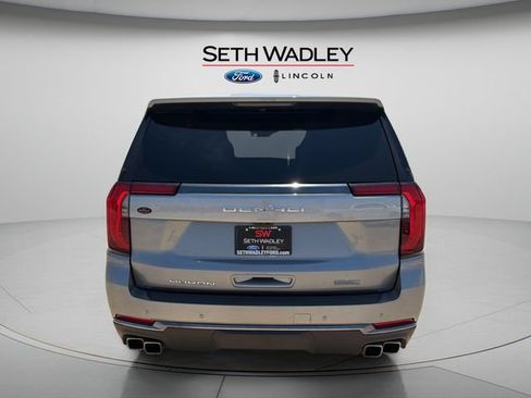 Used 2025 GMC Yukon Denali Ultimate AWD/4WD image 6