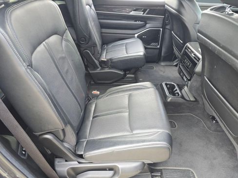 Used 2022 Jeep Wagoneer Series III w/ Flexible Seating Group image 24