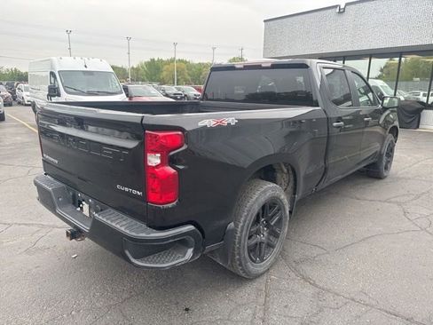 Used 2023 Chevrolet Silverado 1500 Custom AWD/4WD image 10