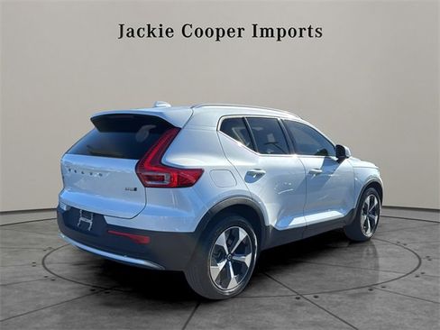 Used 2023 Volvo XC40 B5 Ultimate w/ Protection Package Premier image 5