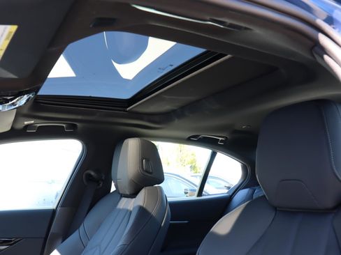 Used 2025 BMW 530i w/ Premium Package image 18