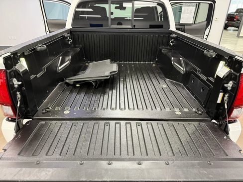 Used 2021 Toyota Tacoma SR AWD/4WD image 15