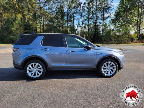 Used 2020 Land Rover Discovery Sport SE image 7
