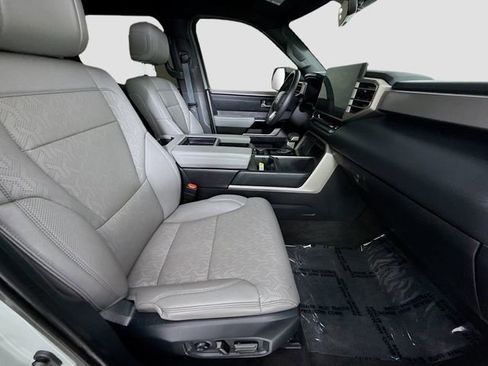 Certified 2025 Toyota Tundra Limited AWD/4WD image 27