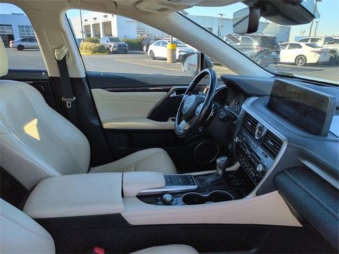 Used 2022 Lexus RX 450hL Luxury image 9