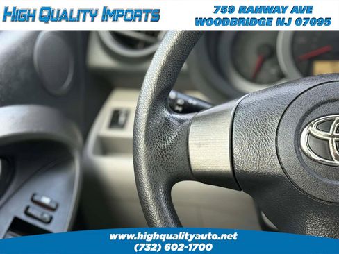 Used 2011 Toyota RAV4 4WD image 38