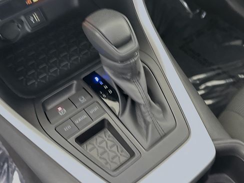 Certified 2025 Toyota RAV4 LE FWD image 20