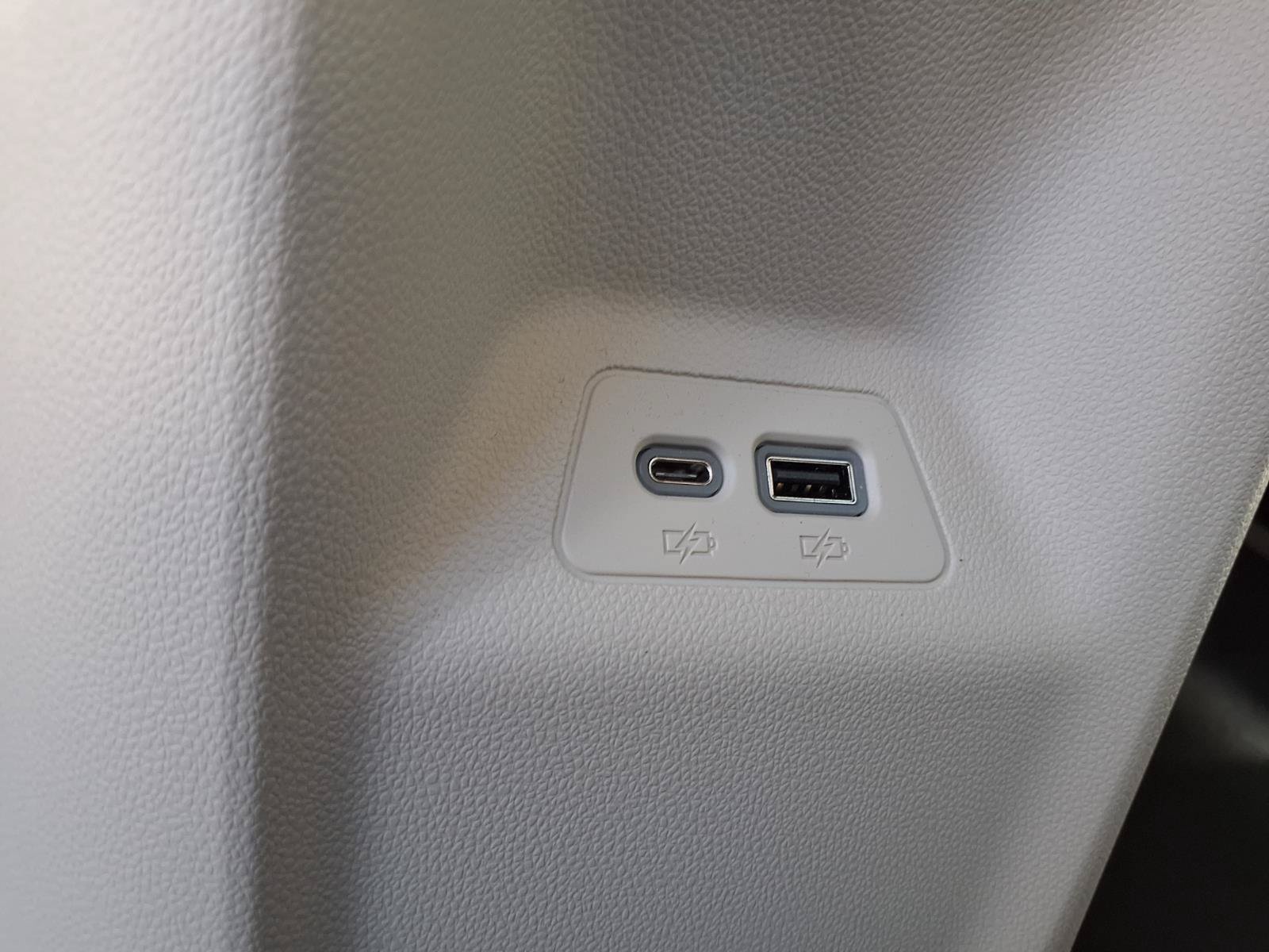 Used 2023 Buick Envision Essence AWD/4WD image 24