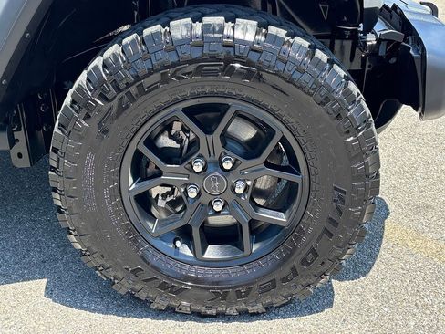Used 2024 Jeep Wrangler Unlimited Sport AWD/4WD image 30