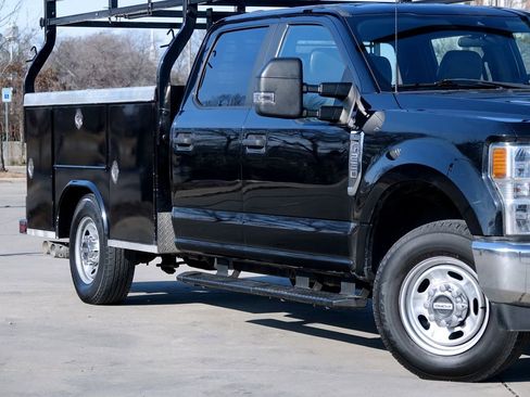 Used 2022 Ford F250 XL w/ Power Equipment Group image 3