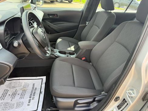 Used 2024 Toyota Corolla LE w/ LE Convenience Package image 8