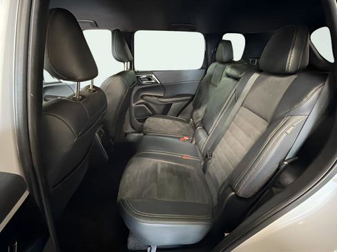 Used 2023 Mitsubishi Outlander SE Black Edition AWD/4WD image 30