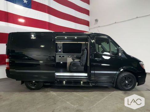 Used 2018 Mercedes-Benz Sprinter 2500 image 3