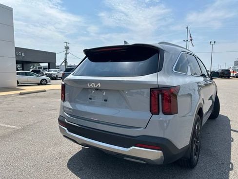 Used 2025 Kia Sorento S w/ Panoramic Sunroof Package FWD image 22