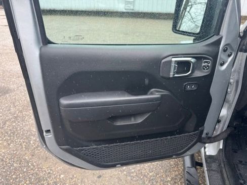 Used 2023 Jeep Gladiator Sport AWD/4WD image 20