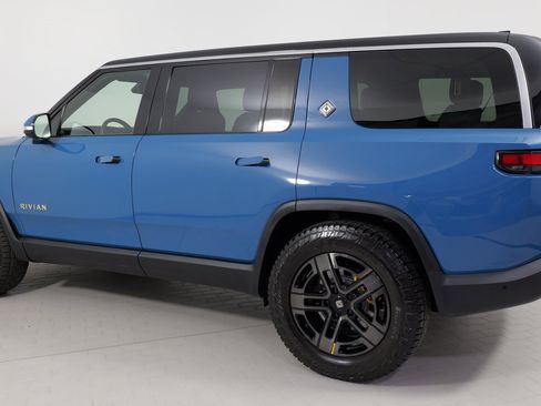 Used 2023 Rivian R1S Adventure image 23