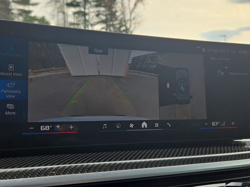 Used 2025 BMW X5 M Competition w/ Executive Package image 18