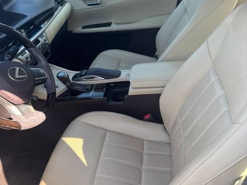 Used 2018 Lexus ES 350 w/ Luxury Package w/Wood Trim FWD image 5