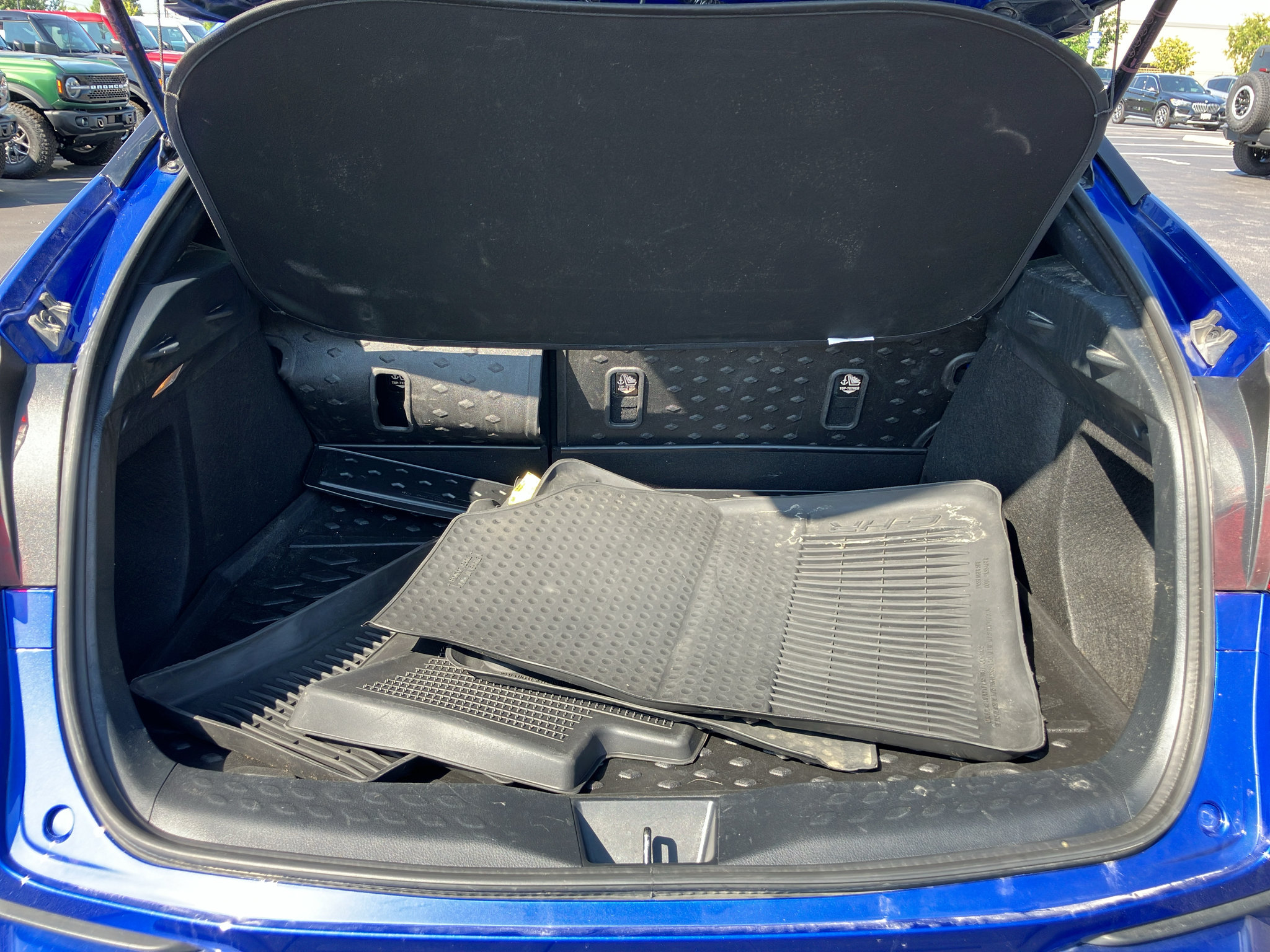 Used 2021 Toyota C-HR XLE FWD image 29