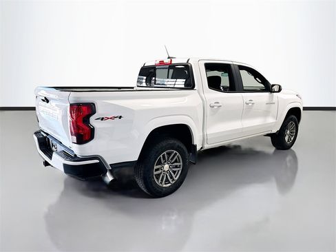 New 2024 Chevrolet Colorado LT w/ LT Convenience Package II image 8