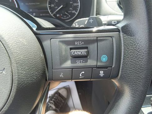 Used 2022 Nissan Rogue SV FWD image 24