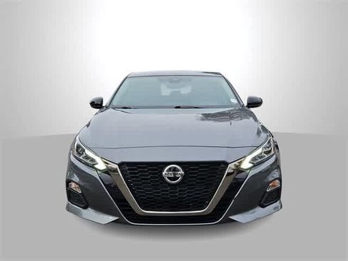 Used 2020 Nissan Altima 2.5 SR w/ Premium Package image 3
