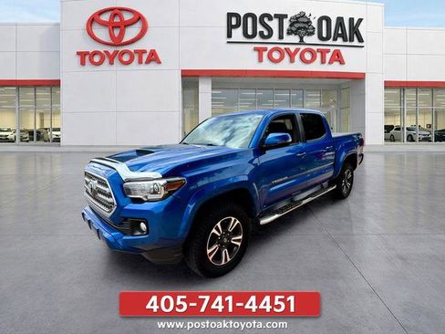 Used 2017 Toyota Tacoma TRD Sport RWD image 5