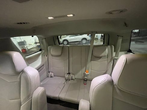 Used 2016 Cadillac Escalade Luxury image 15
