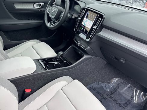 New 2026 Volvo EX40 Plus w/ Climate Package image 18