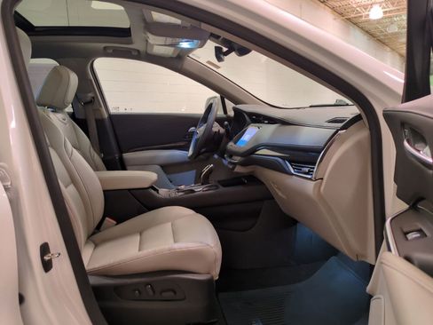 Used 2020 Cadillac XT4 Premium Luxury w/ Cold Weather Package image 11