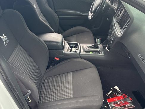 Used 2019 Dodge Charger Scat Pack RWD image 5