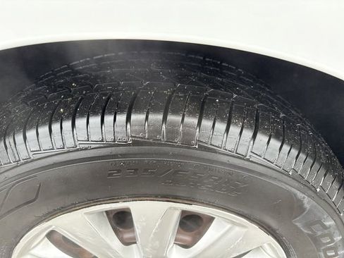 Used 2020 Chrysler Voyager L image 50