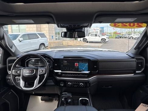 Used 2023 GMC Sierra 1500 SLT AWD/4WD image 28