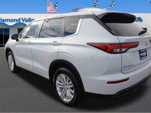 Used 2024 Mitsubishi Outlander ES image 4