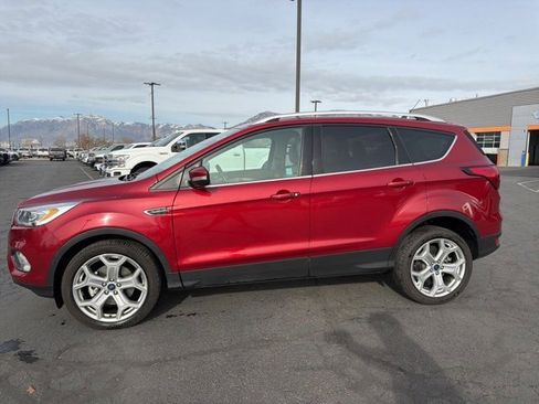 Used 2019 Ford Escape Titanium image 12