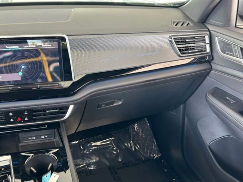 Used 2024 Volkswagen Atlas Cross Sport SEL Premium R-Line image 12