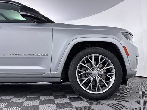 Used 2024 Jeep Grand Cherokee L Summit AWD/4WD image 22