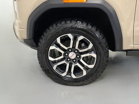 Used 2024 GMC Canyon AT4 w/ AT4 Premium Package AWD/4WD image 35