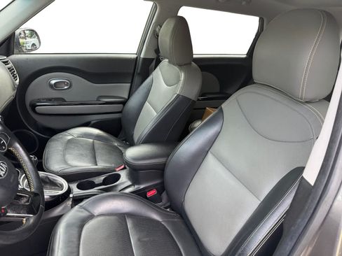 Used 2016 Kia Soul + w/ Primo Package FWD image 11