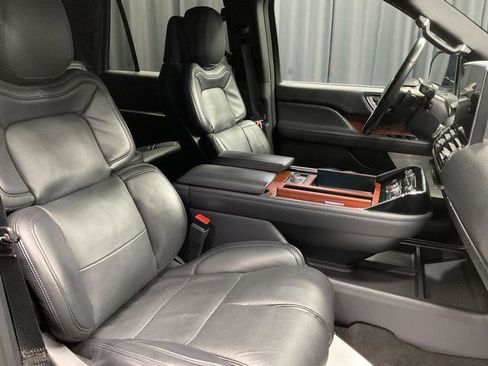 Used 2024 Lincoln Navigator Reserve AWD/4WD image 16