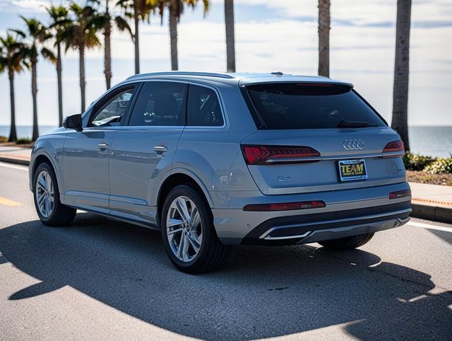 Used 2024 Audi Q7 3.0T Premium Plus AWD/4WD image 7