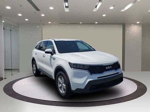 Used 2022 Kia Sorento LX AWD/4WD image 1