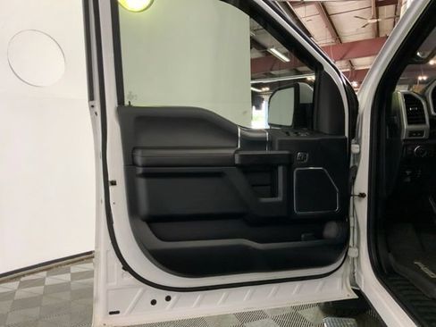 Used 2018 Ford F150 Lariat w/ Equipment Group 502A Luxury AWD/4WD image 13
