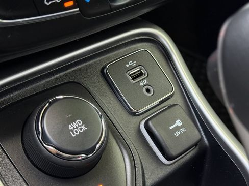 Used 2018 Jeep Compass Latitude w/ Popular Equipment Group AWD/4WD image 26