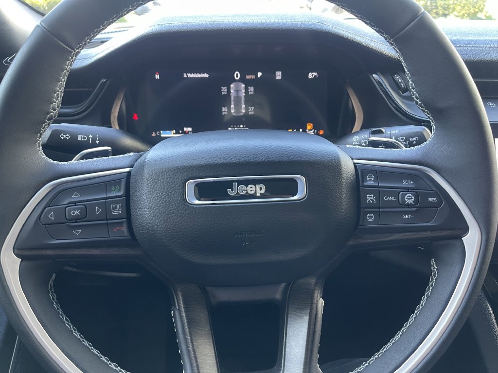 New 2026 Jeep Grand Cherokee Limited w/ Limited Altitude Package AWD/4WD image 34