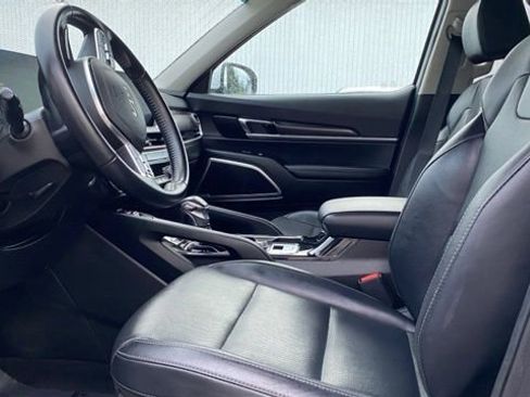 Used 2023 Kia Telluride S image 11
