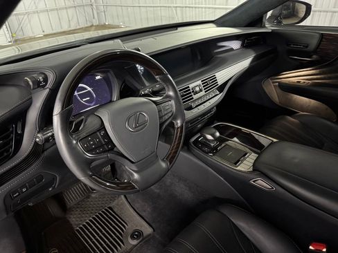 Used 2018 Lexus LS 500 AWD w/ Luxury Package image 21