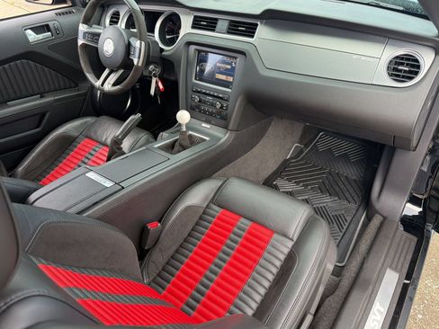 Used 2011 Ford Mustang Shelby GT500 w/ SVT Performance Pkg RWD image 25