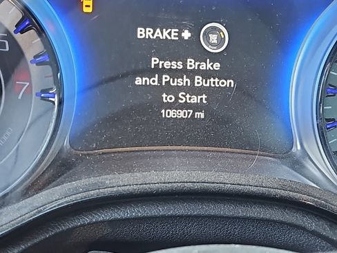 Used 2015 Chrysler 300 S image 8