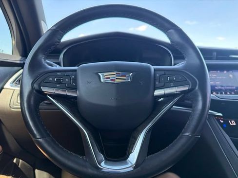 Used 2023 Cadillac XT6 Premium Luxury w/ Technology Package FWD image 58